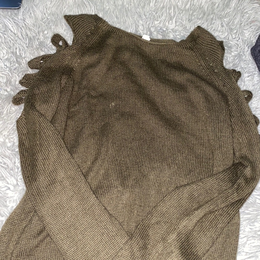 Boutique light sweater